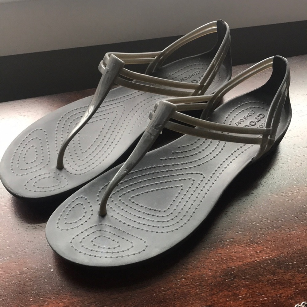 Ladies croc sandals